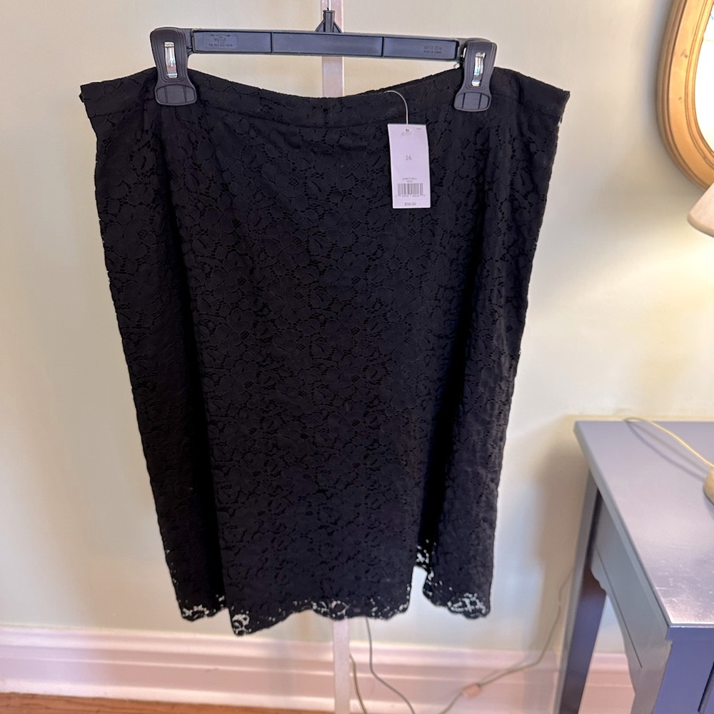 Black lace size 16 NWT skirt from Banana Republic